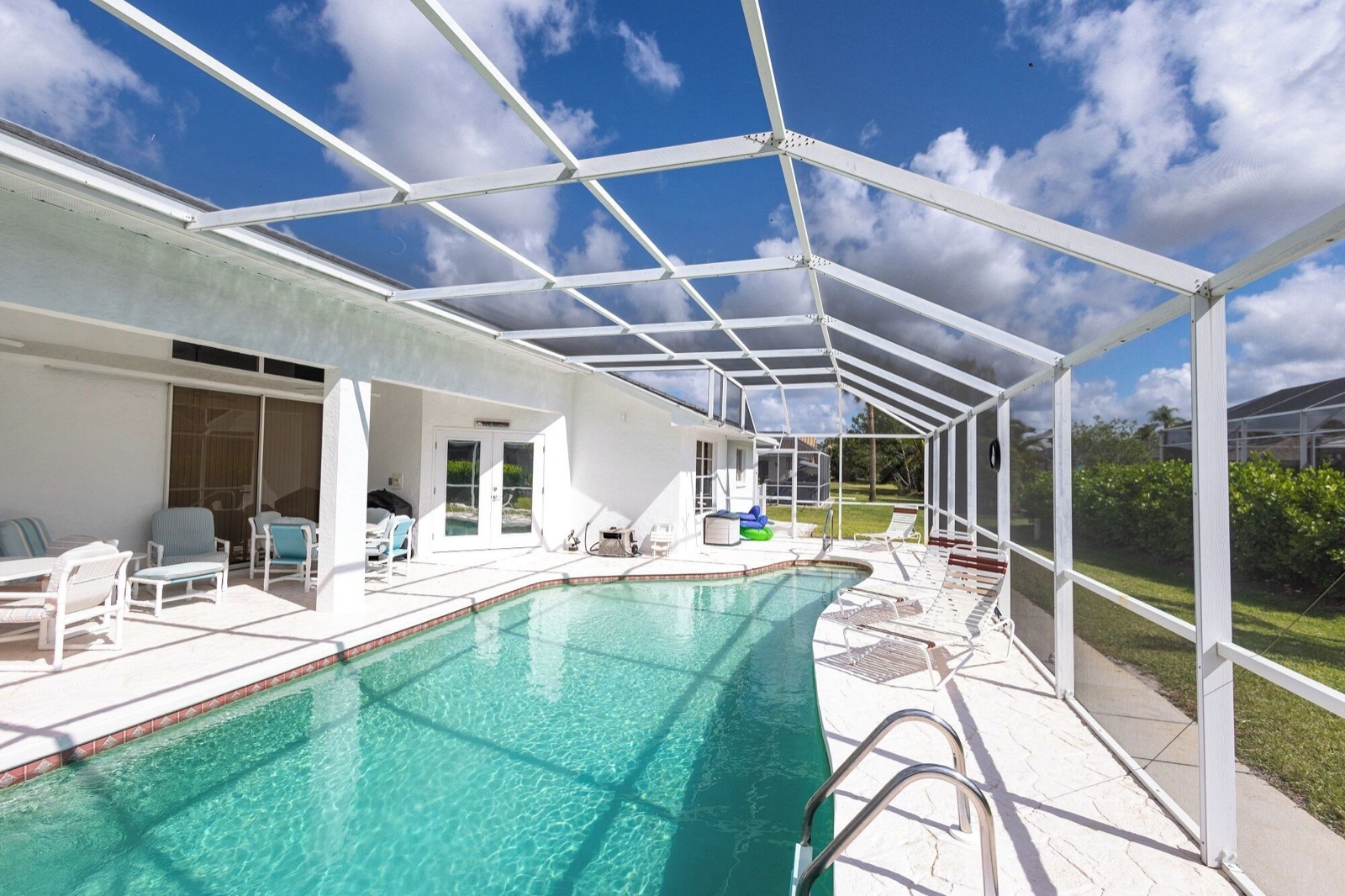 Privater Pool auf der überdachten Lanai