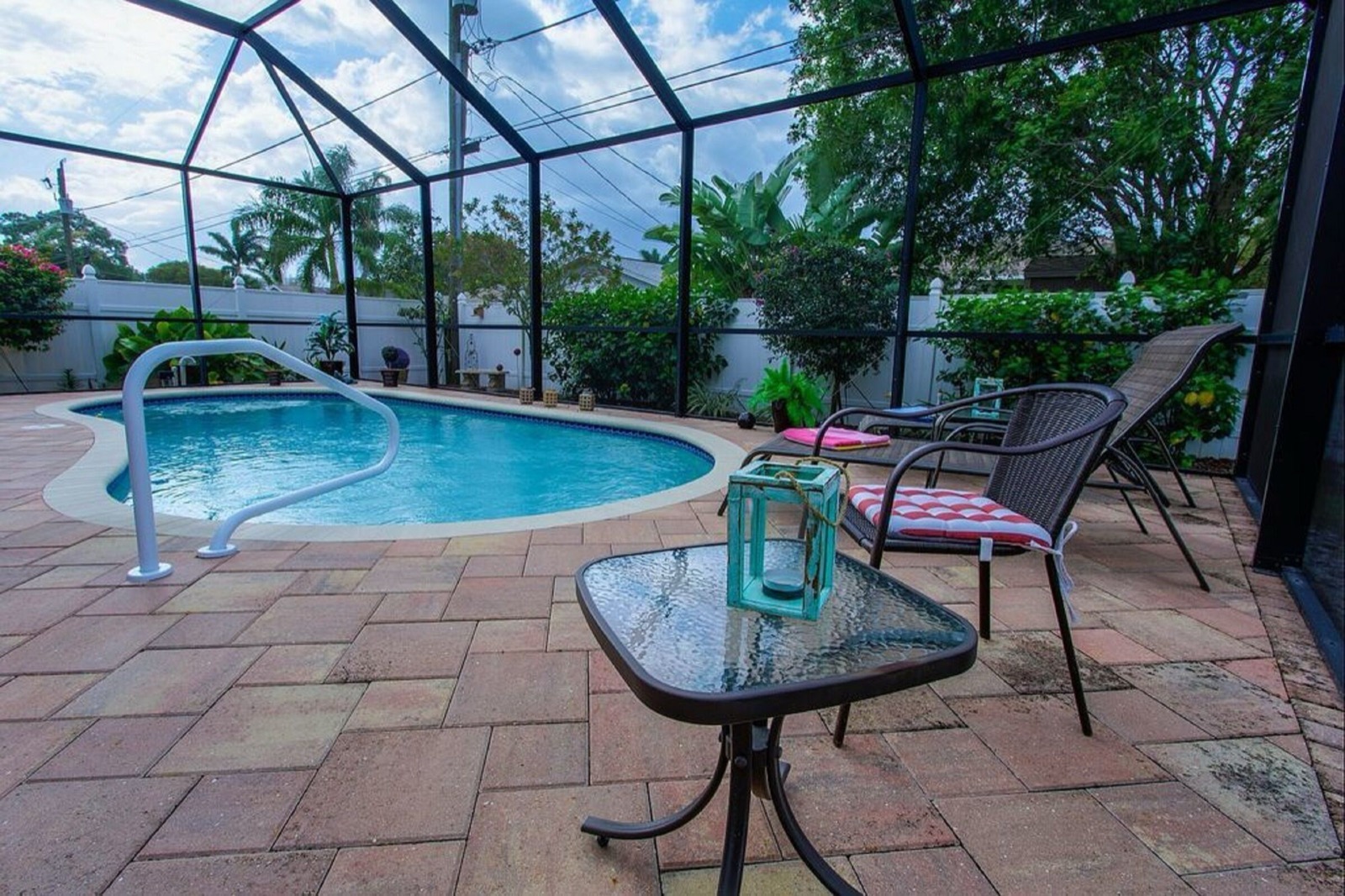 Privater Pool auf der überdachten Lanai